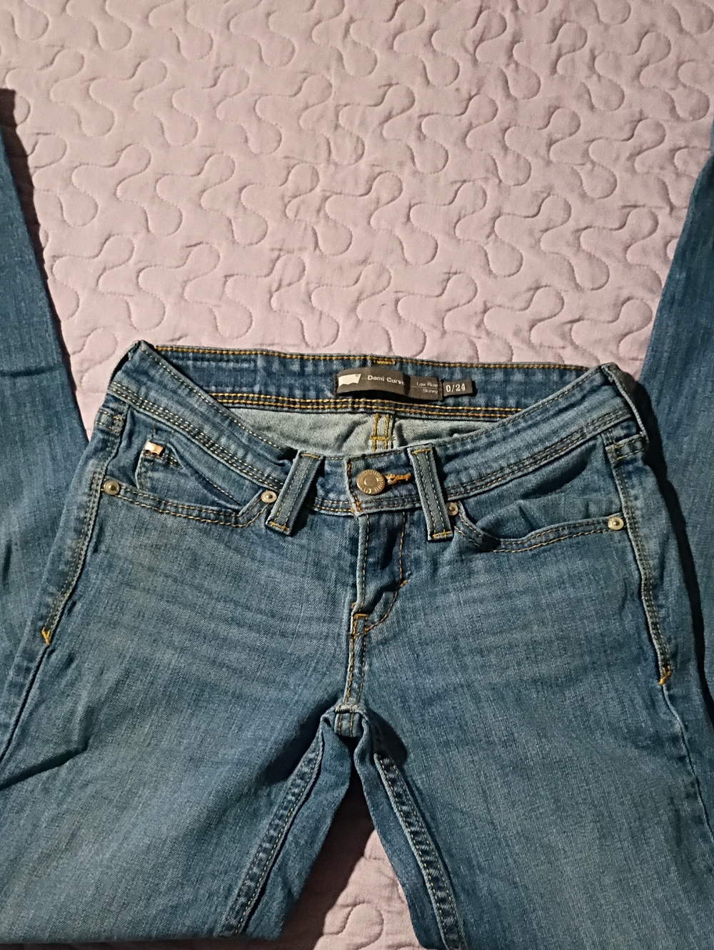 Women’s Levi's Jeans - Classic Mid Wash